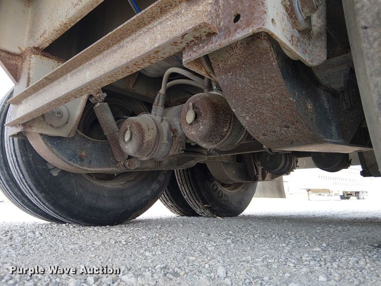 image for item FH7029 2003 Barrett livestock trailer