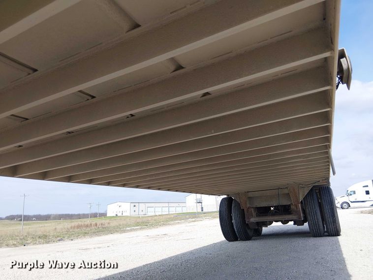 image for item FH7029 2003 Barrett livestock trailer