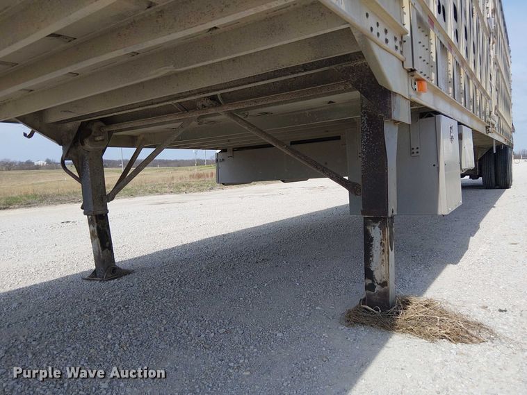 image for item FH7029 2003 Barrett livestock trailer
