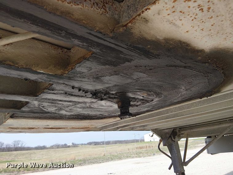 image for item FH7029 2003 Barrett livestock trailer