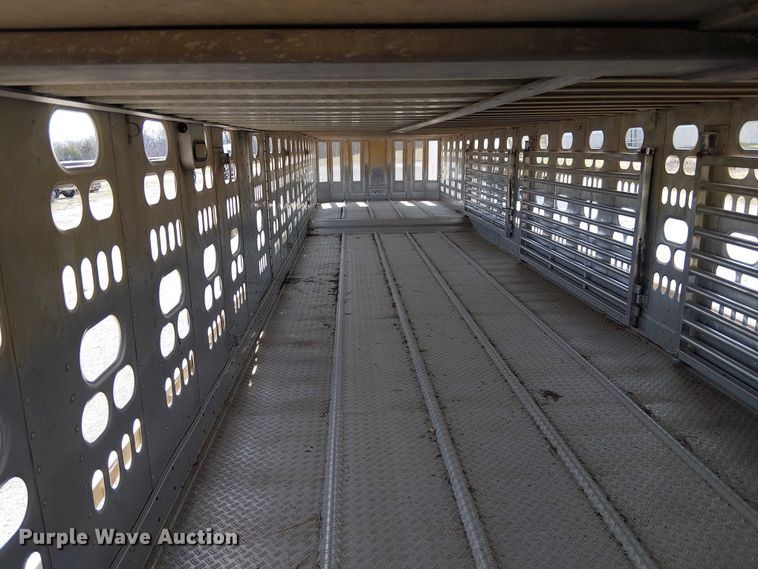 image for item FH7029 2003 Barrett livestock trailer