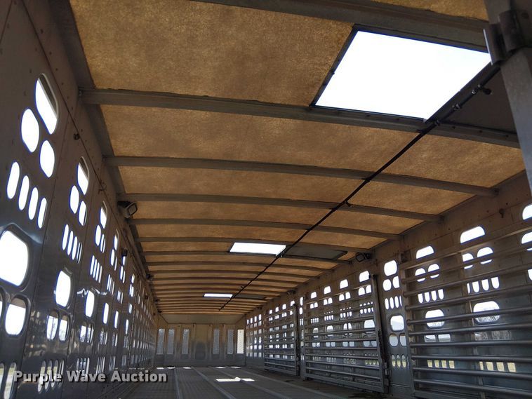 image for item FH7029 2003 Barrett livestock trailer