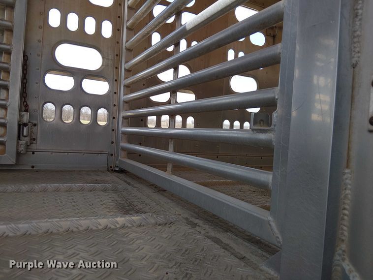 image for item FH7029 2003 Barrett livestock trailer