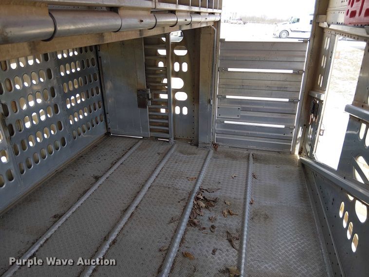 image for item FH7029 2003 Barrett livestock trailer