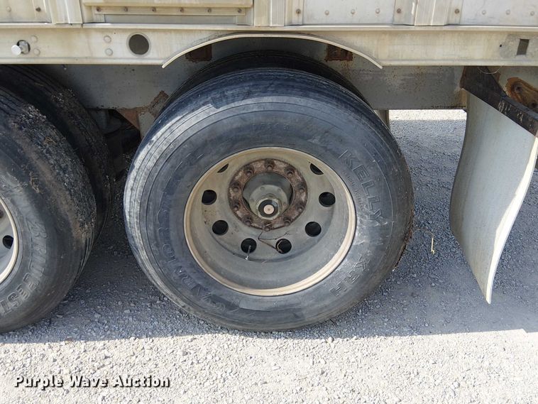 image for item FH7029 2003 Barrett livestock trailer