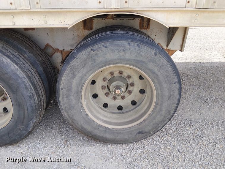 image for item FH7029 2003 Barrett livestock trailer