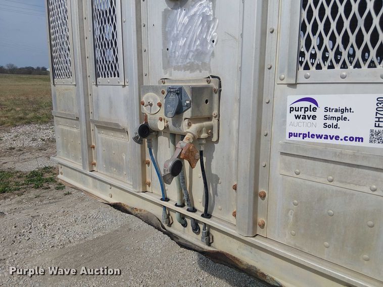 image for item FH7030 2005 Barrett livestock trailer