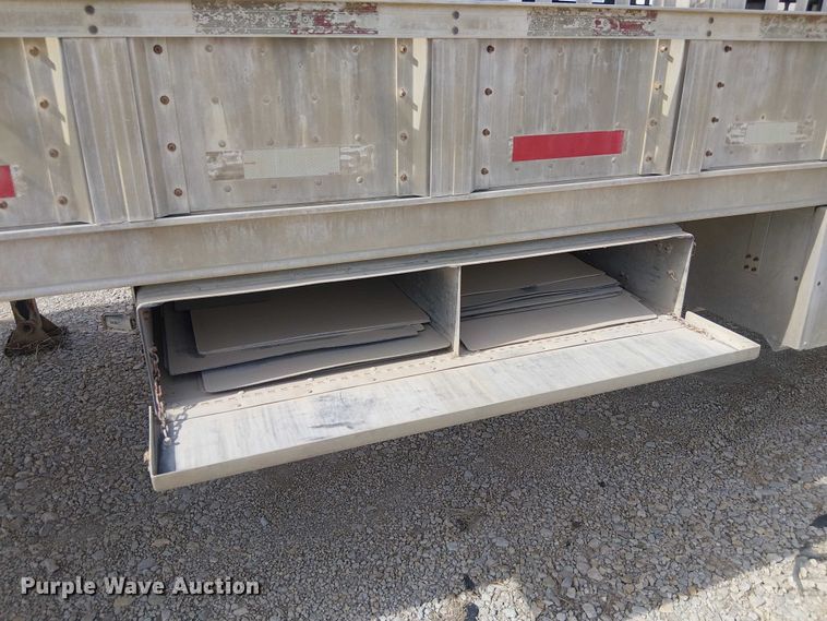image for item FH7030 2005 Barrett livestock trailer