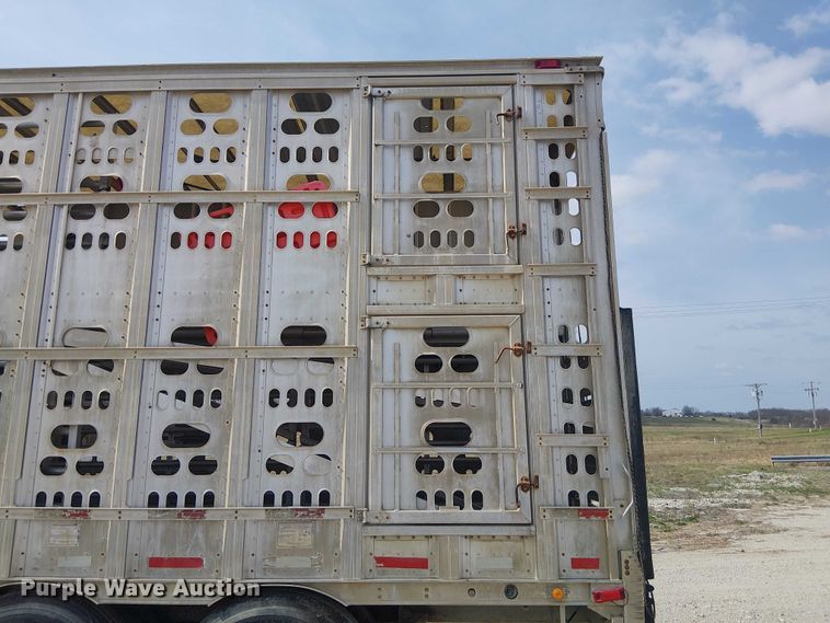 image for item FH7030 2005 Barrett livestock trailer