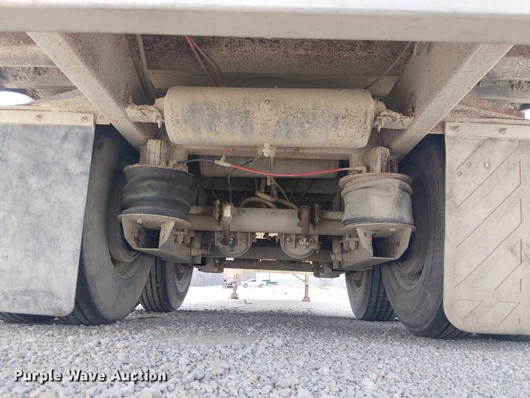 image for item FH7030 2005 Barrett livestock trailer