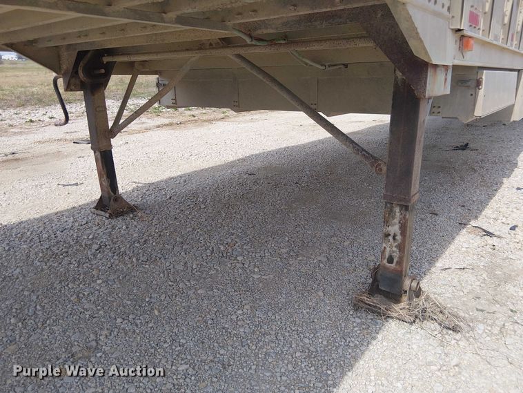 image for item FH7030 2005 Barrett livestock trailer
