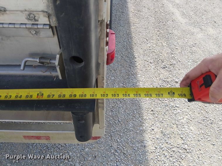 image for item FH7030 2005 Barrett livestock trailer