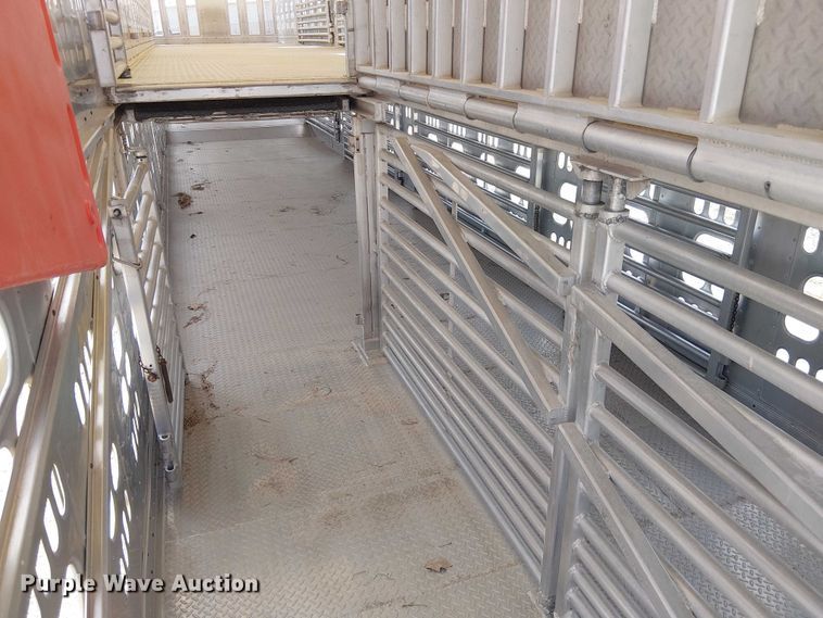 image for item FH7030 2005 Barrett livestock trailer