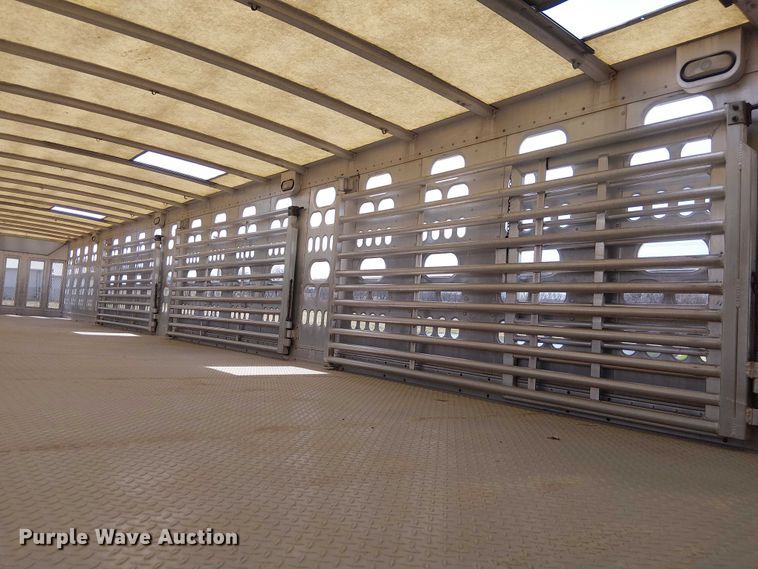 image for item FH7030 2005 Barrett livestock trailer