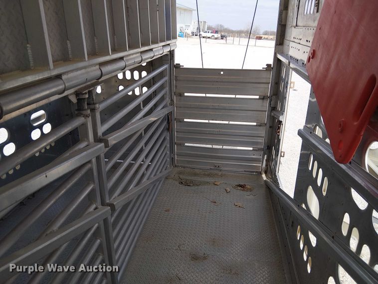 image for item FH7030 2005 Barrett livestock trailer