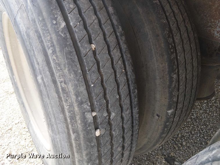 image for item FH7030 2005 Barrett livestock trailer