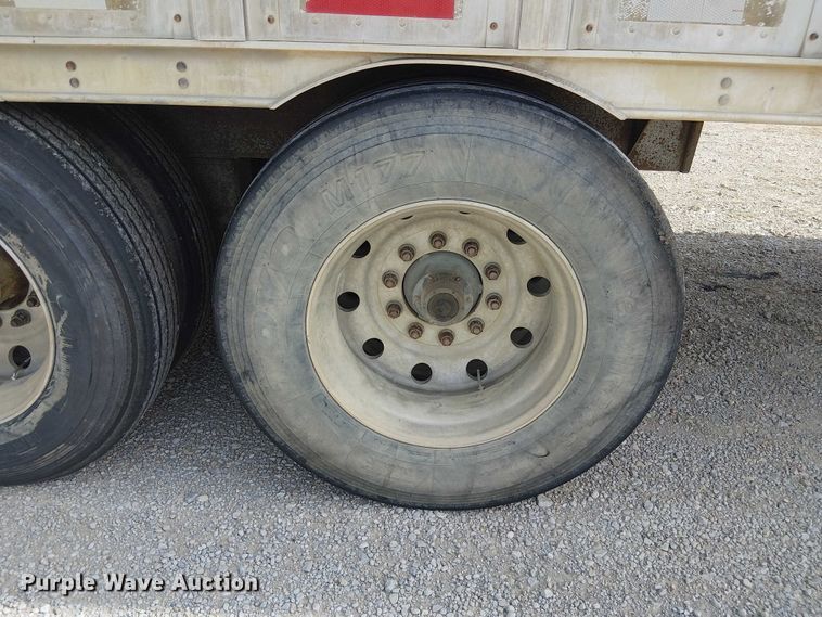 image for item FH7030 2005 Barrett livestock trailer