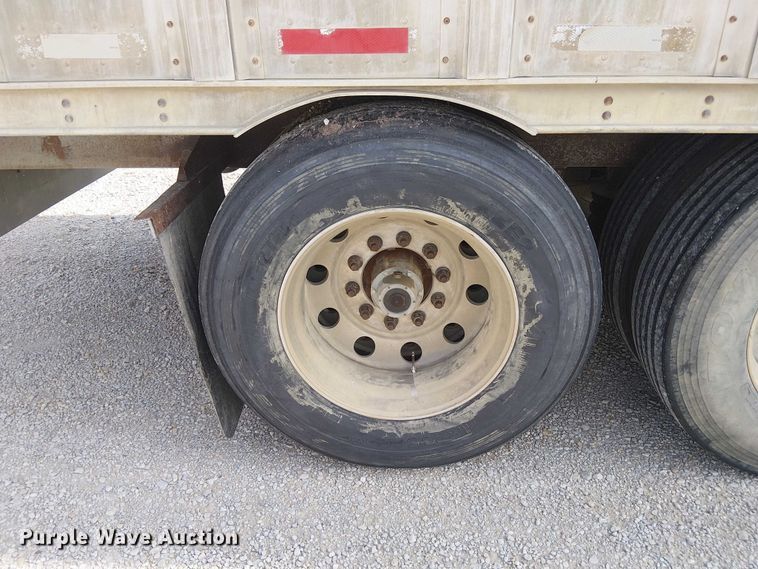 image for item FH7030 2005 Barrett livestock trailer