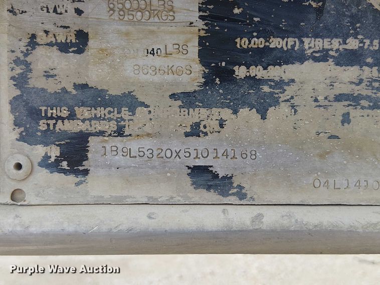 image for item FH7030 2005 Barrett livestock trailer