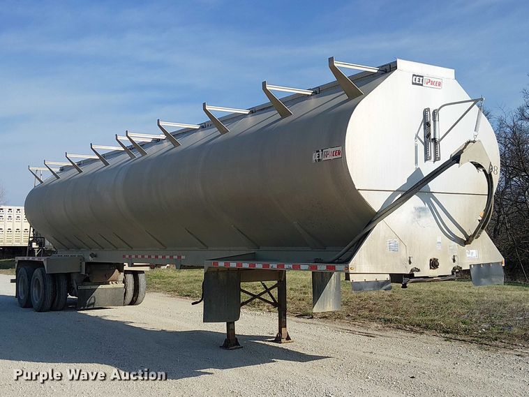 image for item FH7038 2018 CEI AT35LW feed delivery trailer