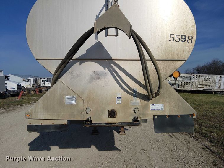 image for item FH7038 2018 CEI AT35LW feed delivery trailer