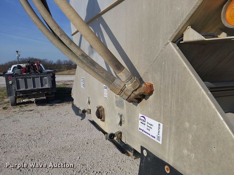 image for item FH7038 2018 CEI AT35LW feed delivery trailer