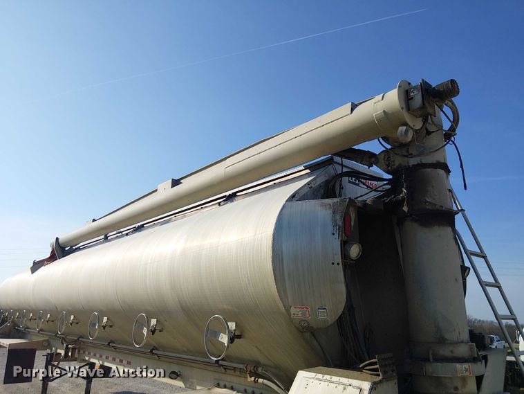 image for item FH7038 2018 CEI AT35LW feed delivery trailer