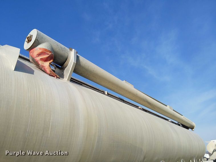 image for item FH7038 2018 CEI AT35LW feed delivery trailer