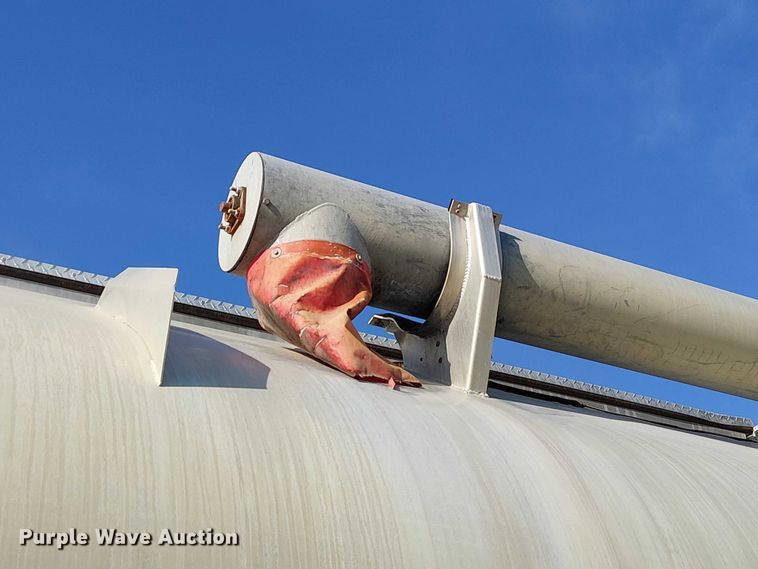 image for item FH7038 2018 CEI AT35LW feed delivery trailer