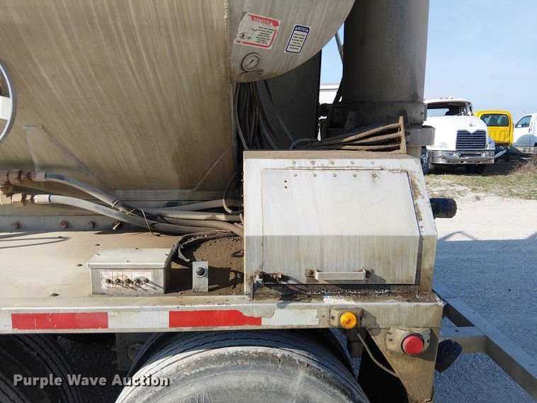 image for item FH7038 2018 CEI AT35LW feed delivery trailer