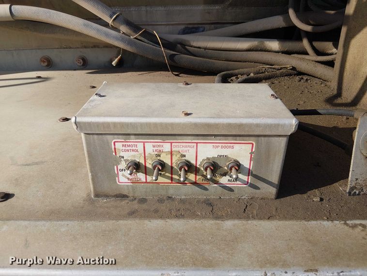 image for item FH7038 2018 CEI AT35LW feed delivery trailer