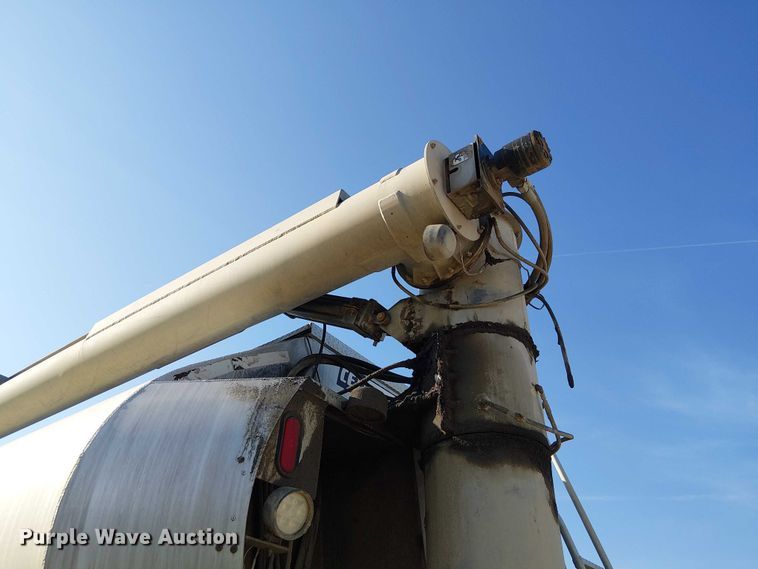 image for item FH7038 2018 CEI AT35LW feed delivery trailer