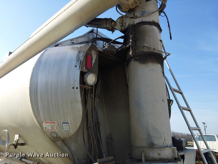 image for item FH7038 2018 CEI AT35LW feed delivery trailer