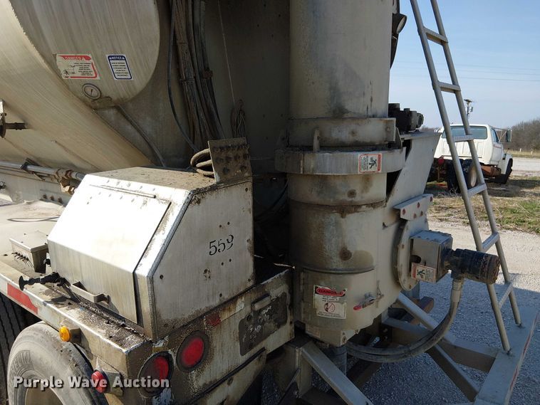 image for item FH7038 2018 CEI AT35LW feed delivery trailer