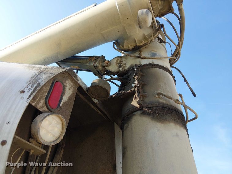 image for item FH7038 2018 CEI AT35LW feed delivery trailer