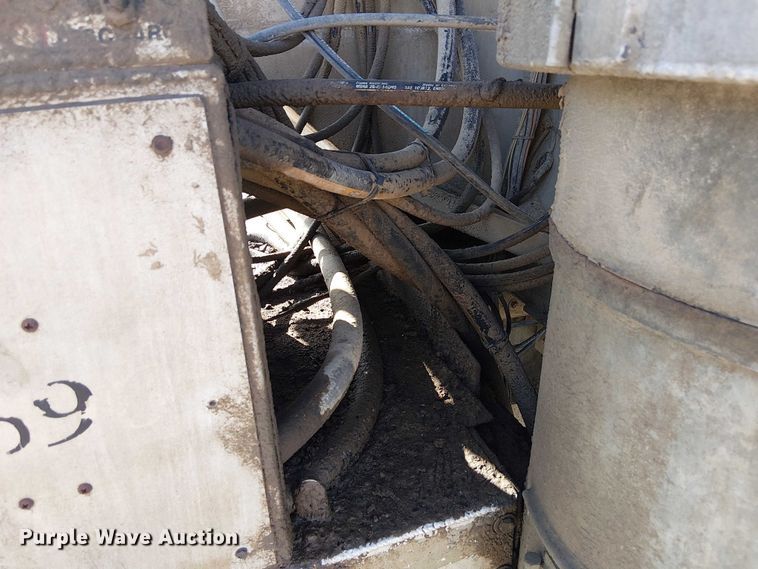 image for item FH7038 2018 CEI AT35LW feed delivery trailer