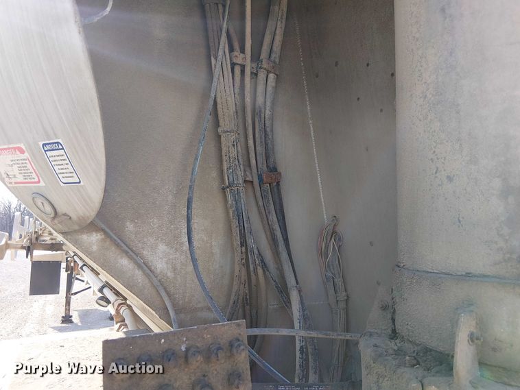 image for item FH7038 2018 CEI AT35LW feed delivery trailer