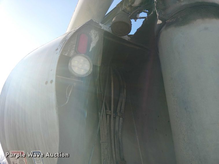 image for item FH7038 2018 CEI AT35LW feed delivery trailer