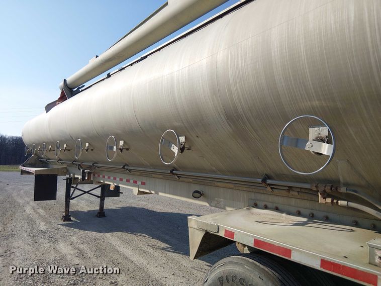 image for item FH7038 2018 CEI AT35LW feed delivery trailer