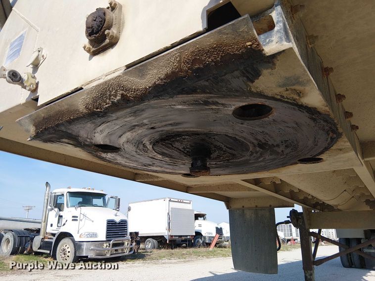 image for item FH7038 2018 CEI AT35LW feed delivery trailer