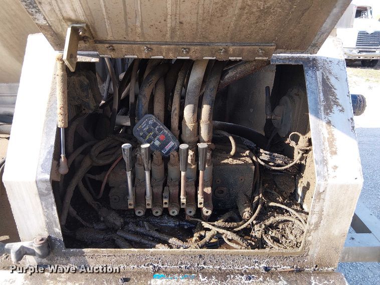 image for item FH7038 2018 CEI AT35LW feed delivery trailer