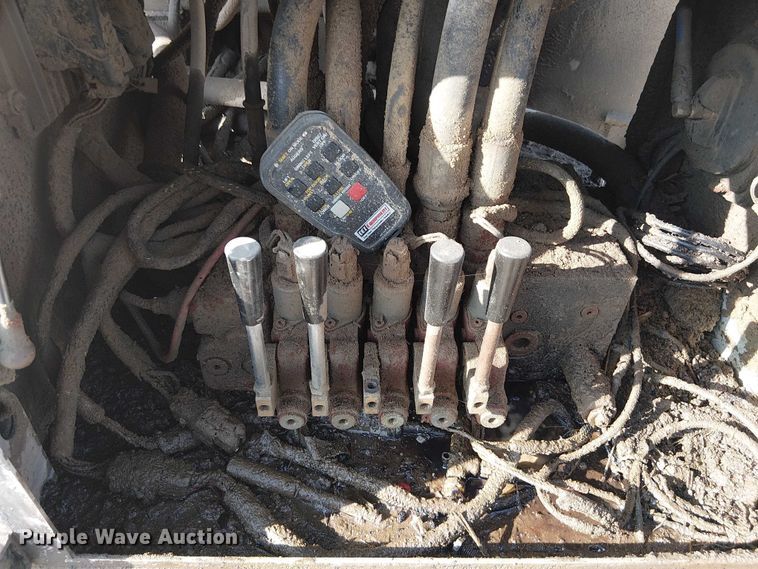 image for item FH7038 2018 CEI AT35LW feed delivery trailer