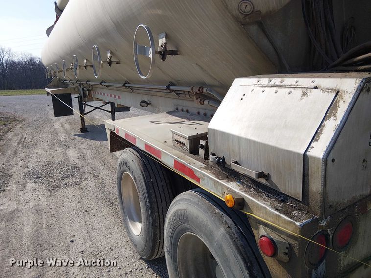 image for item FH7038 2018 CEI AT35LW feed delivery trailer