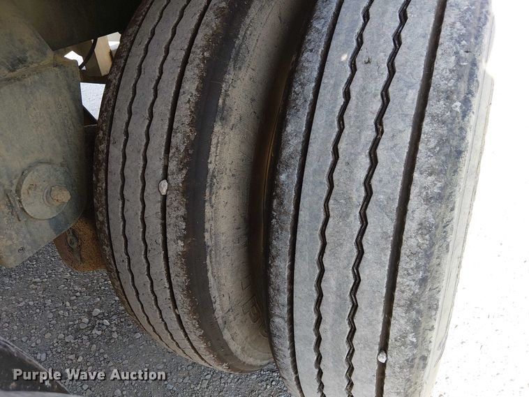 image for item FH7038 2018 CEI AT35LW feed delivery trailer