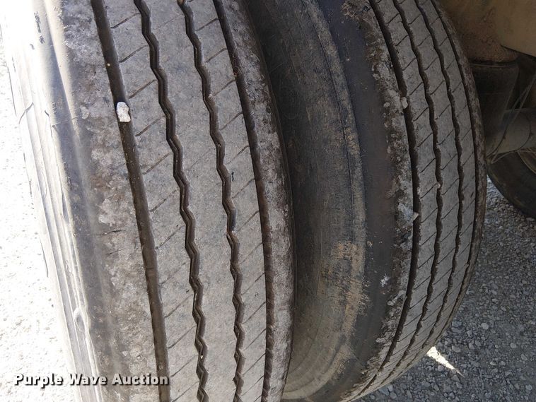 image for item FH7038 2018 CEI AT35LW feed delivery trailer