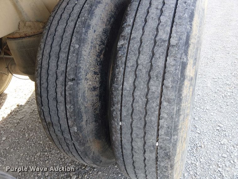 image for item FH7038 2018 CEI AT35LW feed delivery trailer