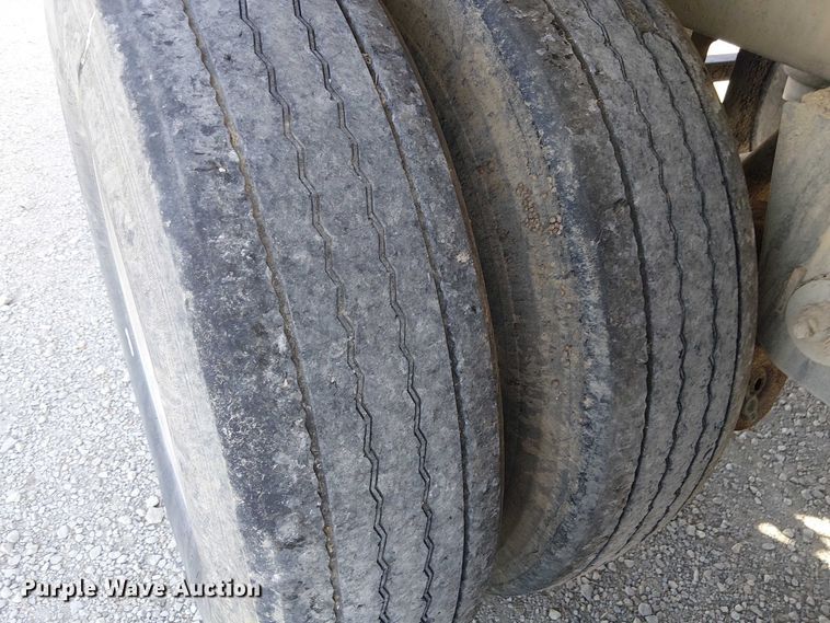 image for item FH7038 2018 CEI AT35LW feed delivery trailer