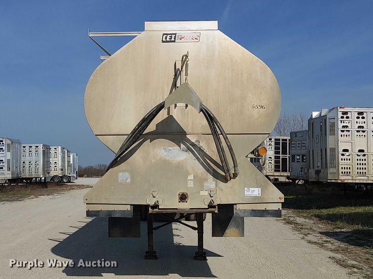 image for item FH7039 2018 CEI  AT35LW feed delivery trailer