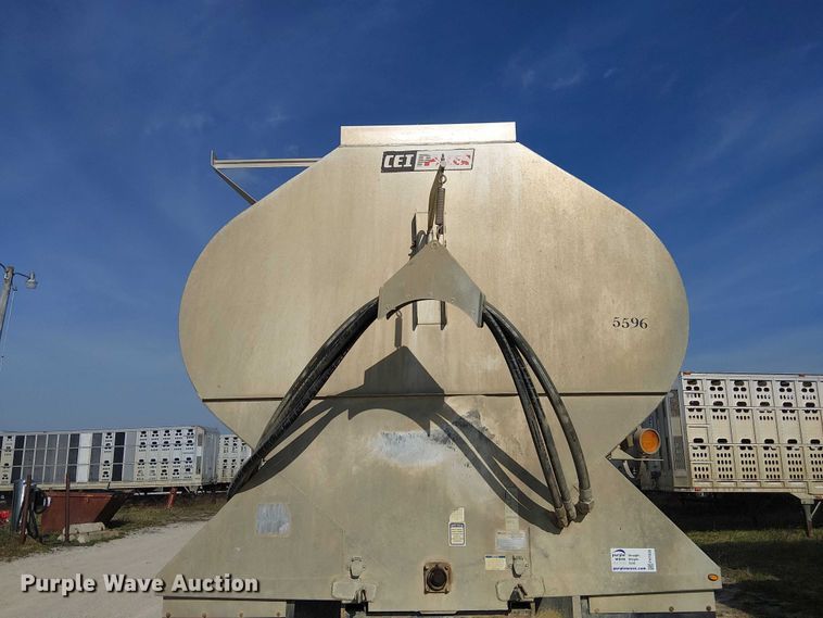 image for item FH7039 2018 CEI  AT35LW feed delivery trailer