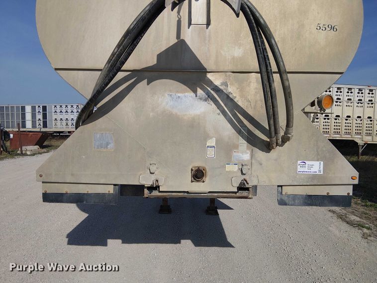 image for item FH7039 2018 CEI  AT35LW feed delivery trailer